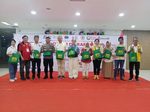 Gandeng Berbagai Organisasi, Bakti Sosial Kesehatan di Central Plaza Pekanbaru Diserbu Warga