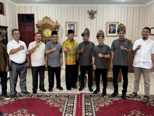 LPPH Riau Audiensi ke LAM Riau, Minta Tunjuk Ajar dan Dapat Kehormatan Pemasangan Tanjak