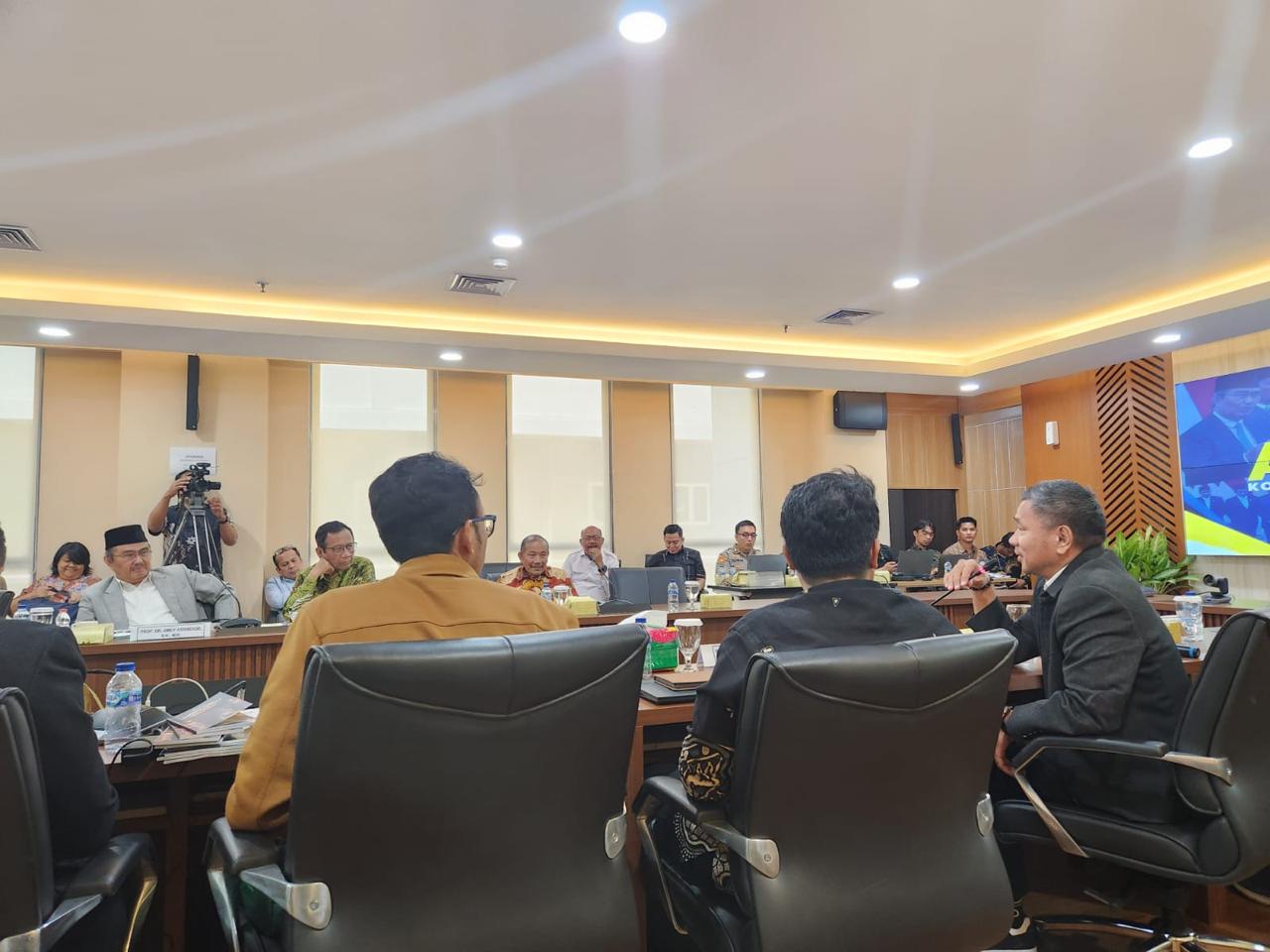 Jeratan Elitisme Anggaran: Reformasi Polri Gagal Jika Komisi Takut Disorot!